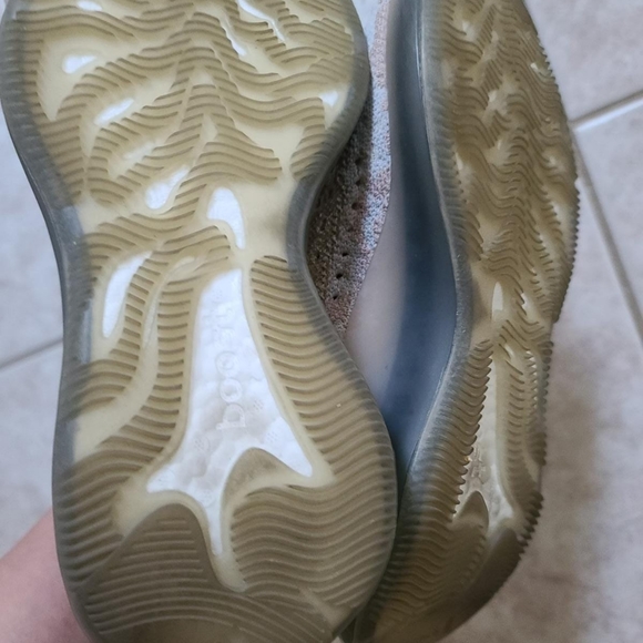 Yeezy Boost 380 Adults Colour Pepper Size M6 - Picture 3 of 5